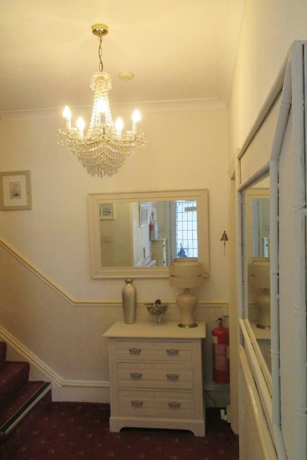Crown Bed & Breakfast 4*